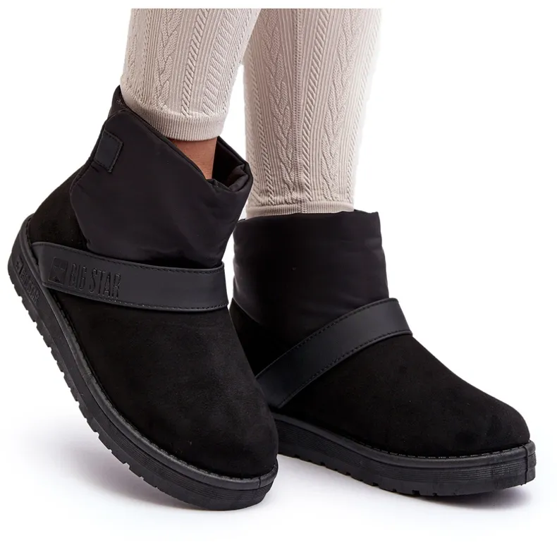 Zwarte Big Star geïsoleerde snowboots op platform MM274151
